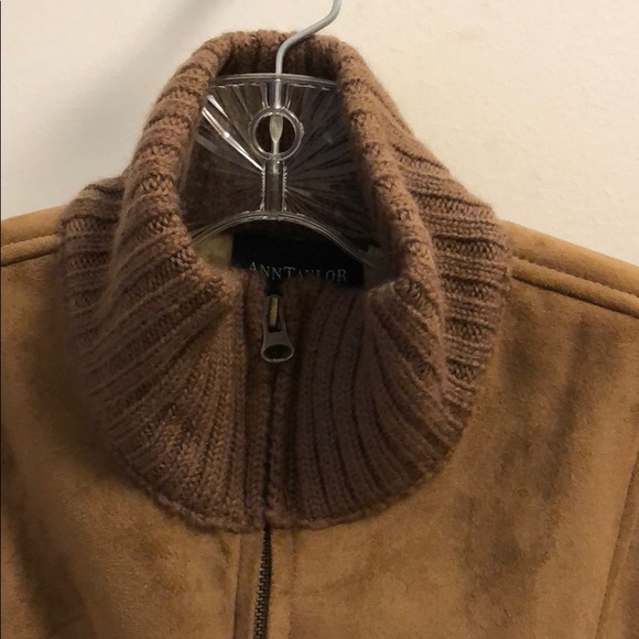 Ann Taylor Polyester Knit Fur Vest - Picture 3 of 6